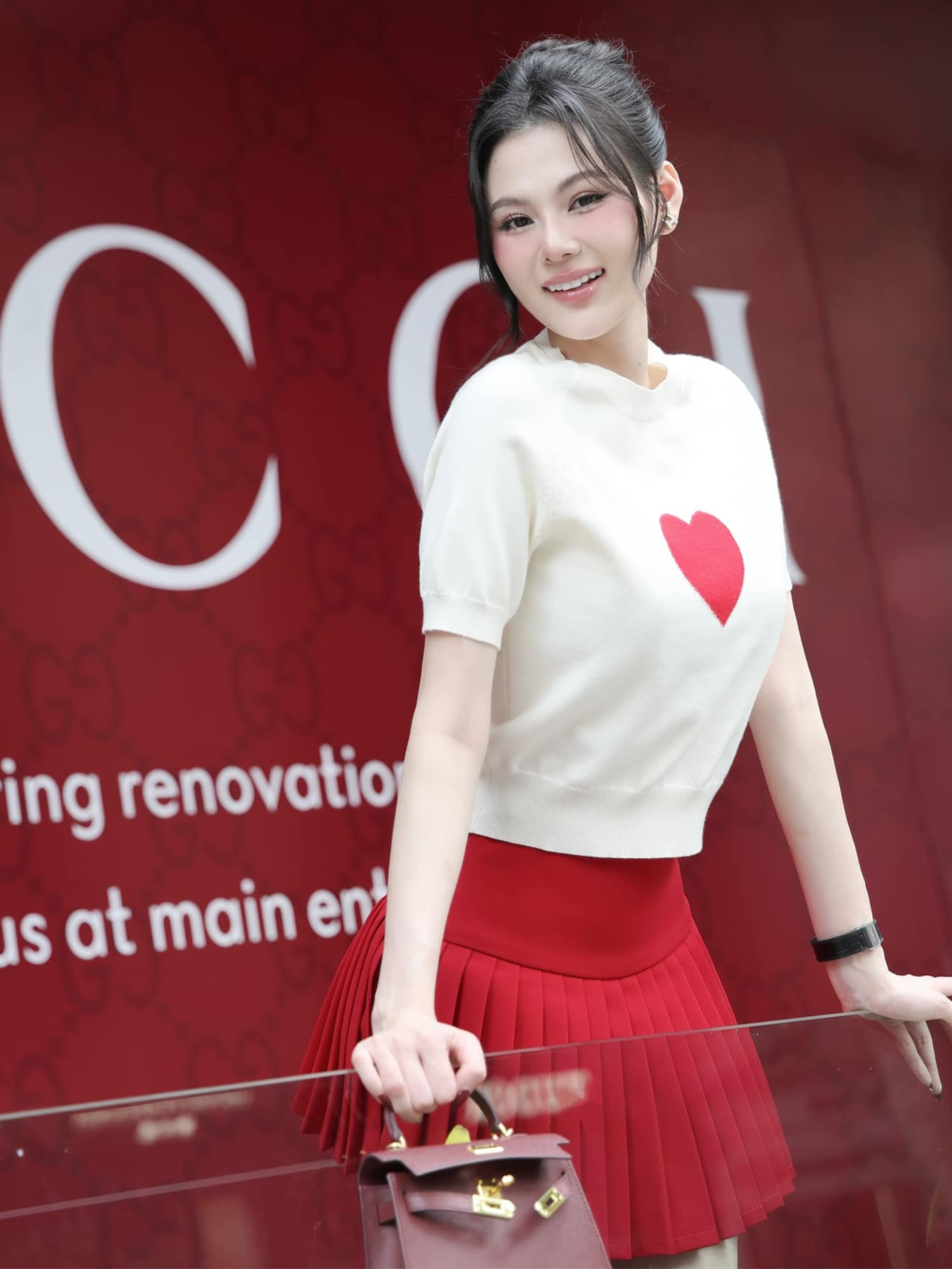 สเวตเตอร์หัวใจและหน้าอก W9