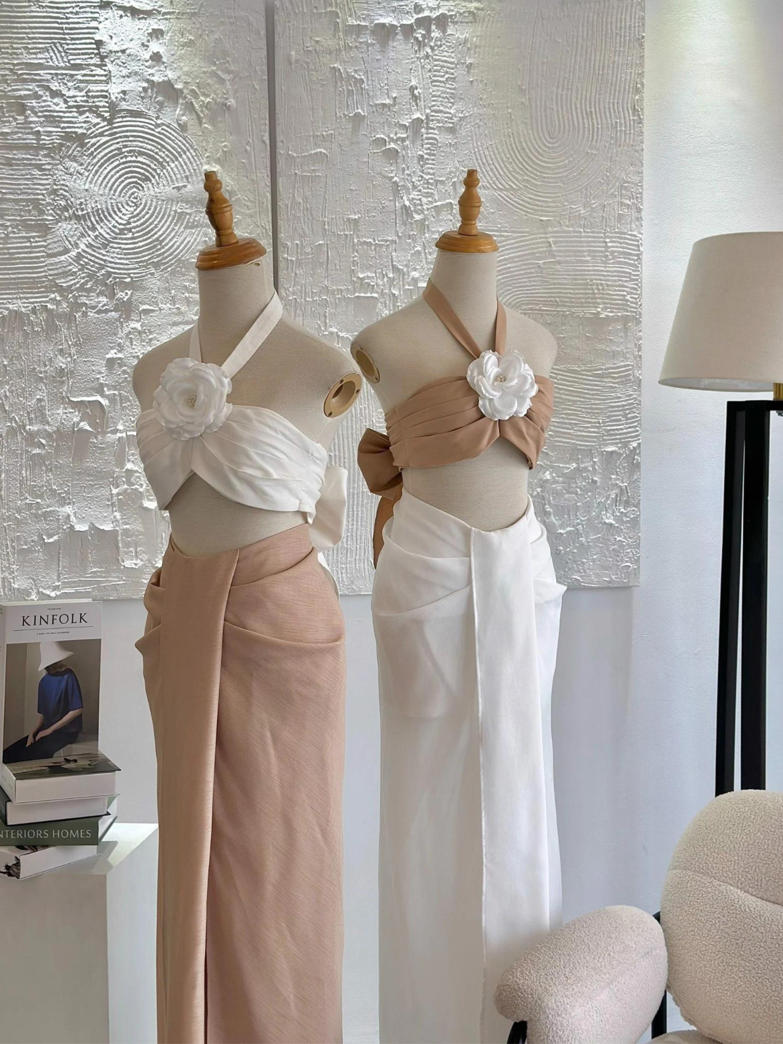 SET ÁO YẾN CROPTOP KÈM HOA CV DÀI W12