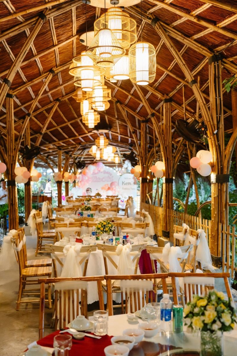  Thi công không gian nhà hàng, khách sạn, hầm rựu và resort 