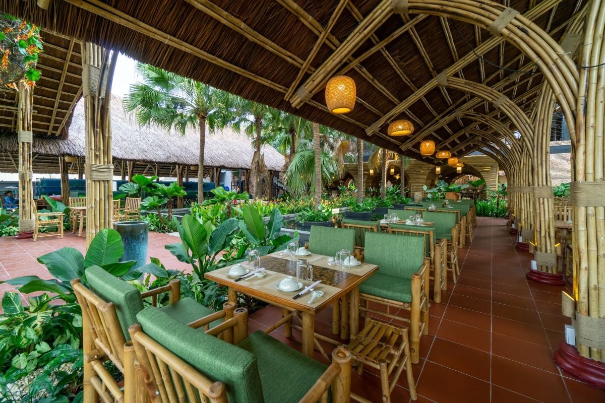  Thi công cảnh quan, sân vườn, resort, khách sạn và nhà hàng 