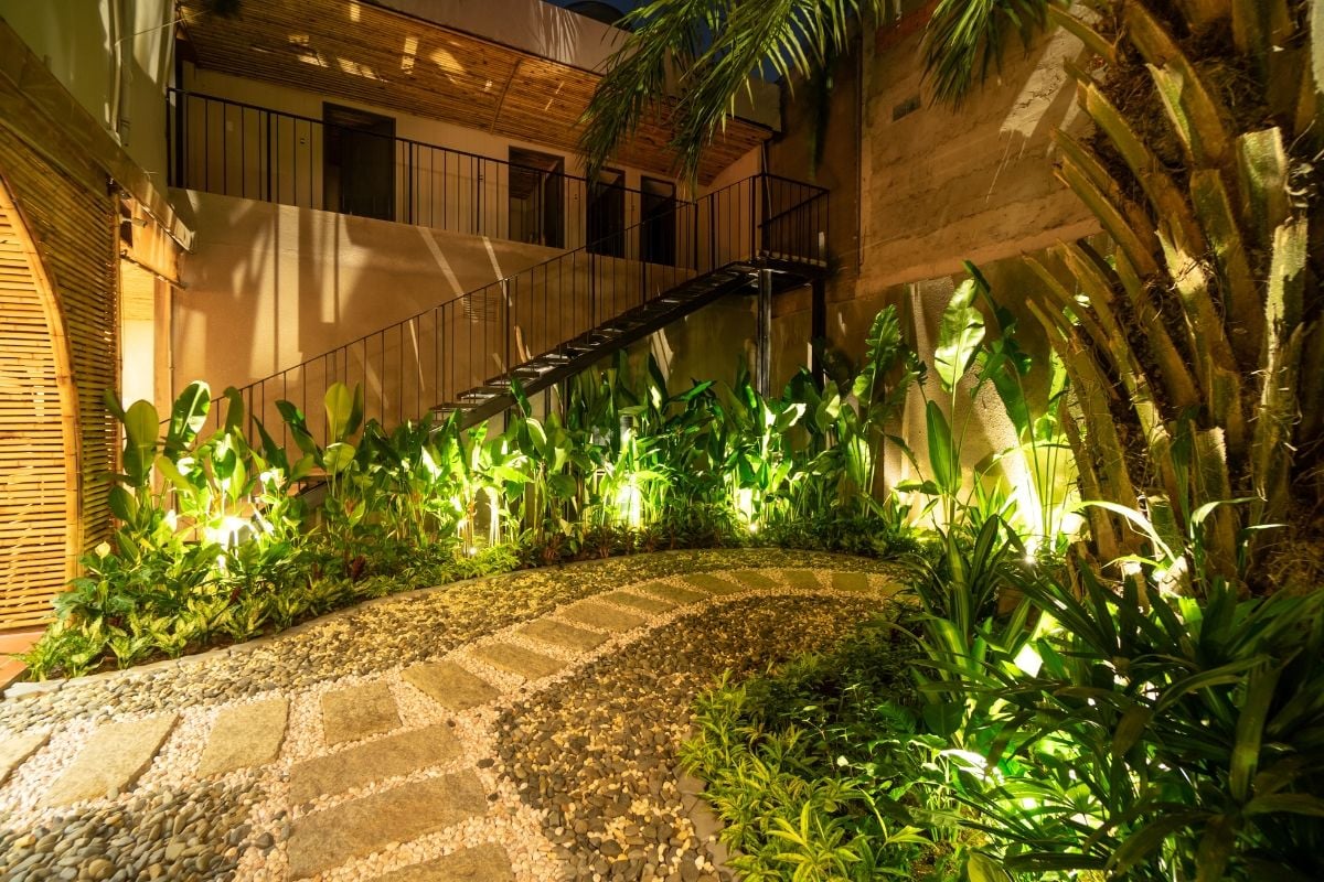  Thi công cảnh quan, sân vườn, resort, khách sạn và nhà hàng 