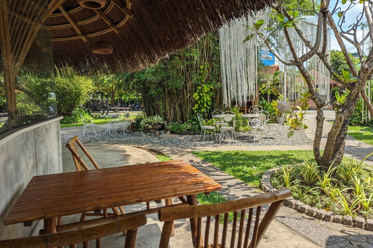  Thi công cảnh quan, sân vườn, resort, khách sạn và nhà hàng 