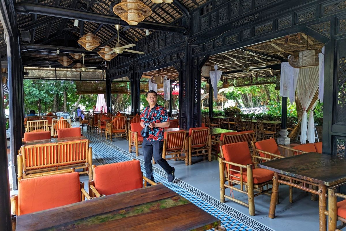  Thi công không gian nhà hàng, khách sạn, hầm rựu và resort 
