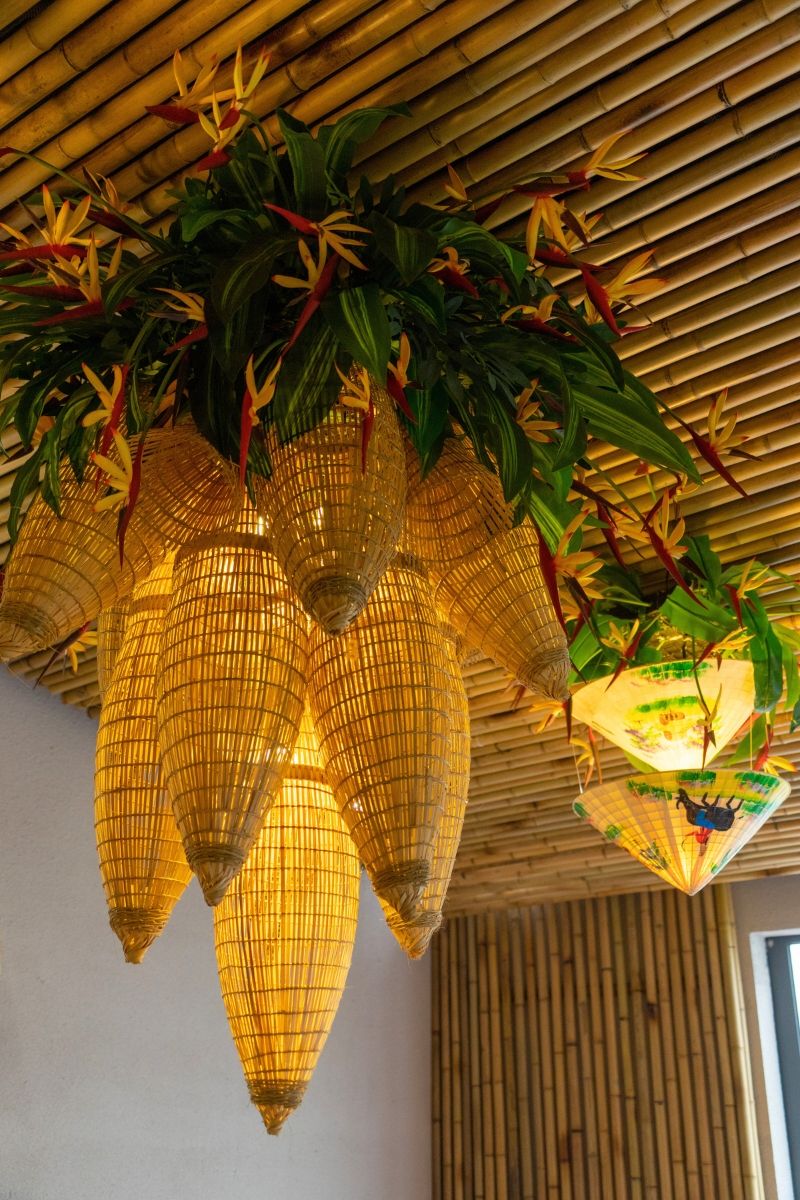  Thi công không gian nhà hàng, khách sạn, hầm rựu và resort 