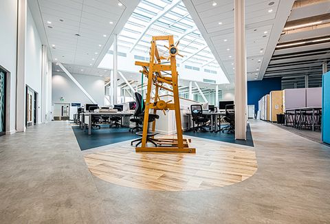  Sàn vinyl không đồng nhất Polyflor Expona Flow PUR 