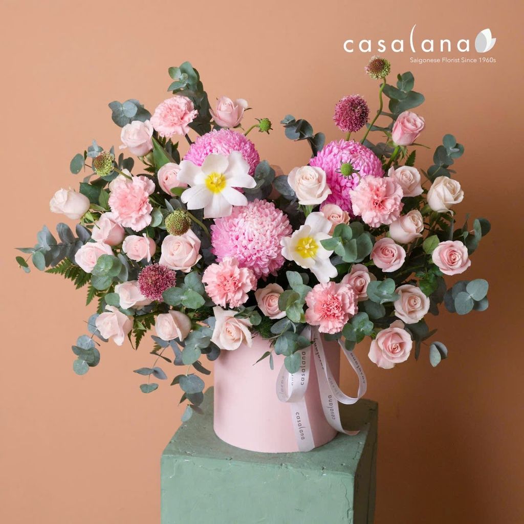  Box 3 cúc mẫu đơn hồng nhạt mix tulip trắng 8/3 