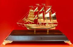 Quà tặng thuyền buồm mạ vàng 24K KT 22cm - Mô hình thuyền