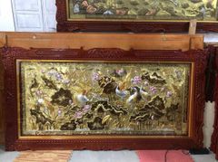 Tranh sen hạc bằng đồng vàng dát điểm vàng bạc vẽ màu khung đục 1m7x90cm