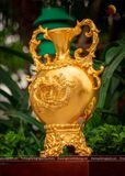 Lọ hoa bằng đồng đỏ dát vàng 24k cao 41cm