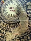 Tranh mặt trống ăn mòn bằng đồng vàng bản đồ đk 1m2