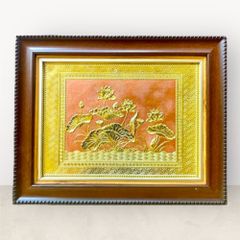 Tranh hoa sen để bàn bằng đồng vàng KT 28x34cm (mẫu 1) - Quà tặng hoa sen