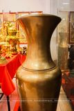 Đôi lộc bình đồng đỏ trơn màu mộc cao 1m6