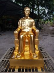 Tượng Bác Hồ ngồi ghế ngai đồng đỏ dát vàng 24K cao 61cm - Đồng Đông Sơn