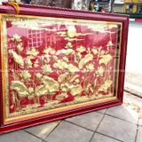 Tranh hoa sen bằng đồng vàng nền đỏ KT 1m29x80cm