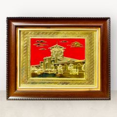 Tranh chợ Bến Thành đồng vàng nền đỏ KT28x34cm - Tranh quà tặng Đồng Đông Sơn