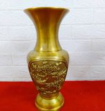 Lục bình bằng đồng màu vàng đậm