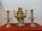 Tam sự nến song long chầu nguyệt đồng vàng màu vàng mộc cao 60cm - bộ đồ thờ cúng