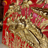 Tranh hoa sen đồng vàng dát vàng vẽ nền đỏ KT 68x68cm