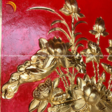 Tranh hoa sen đồng vàng dát vàng vẽ nền đỏ KT 68x68cm