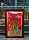 Tranh thuận buồm xuôi gió dát vàng KT72x112cm - tranh quà tặng Đồng Đông Sơn