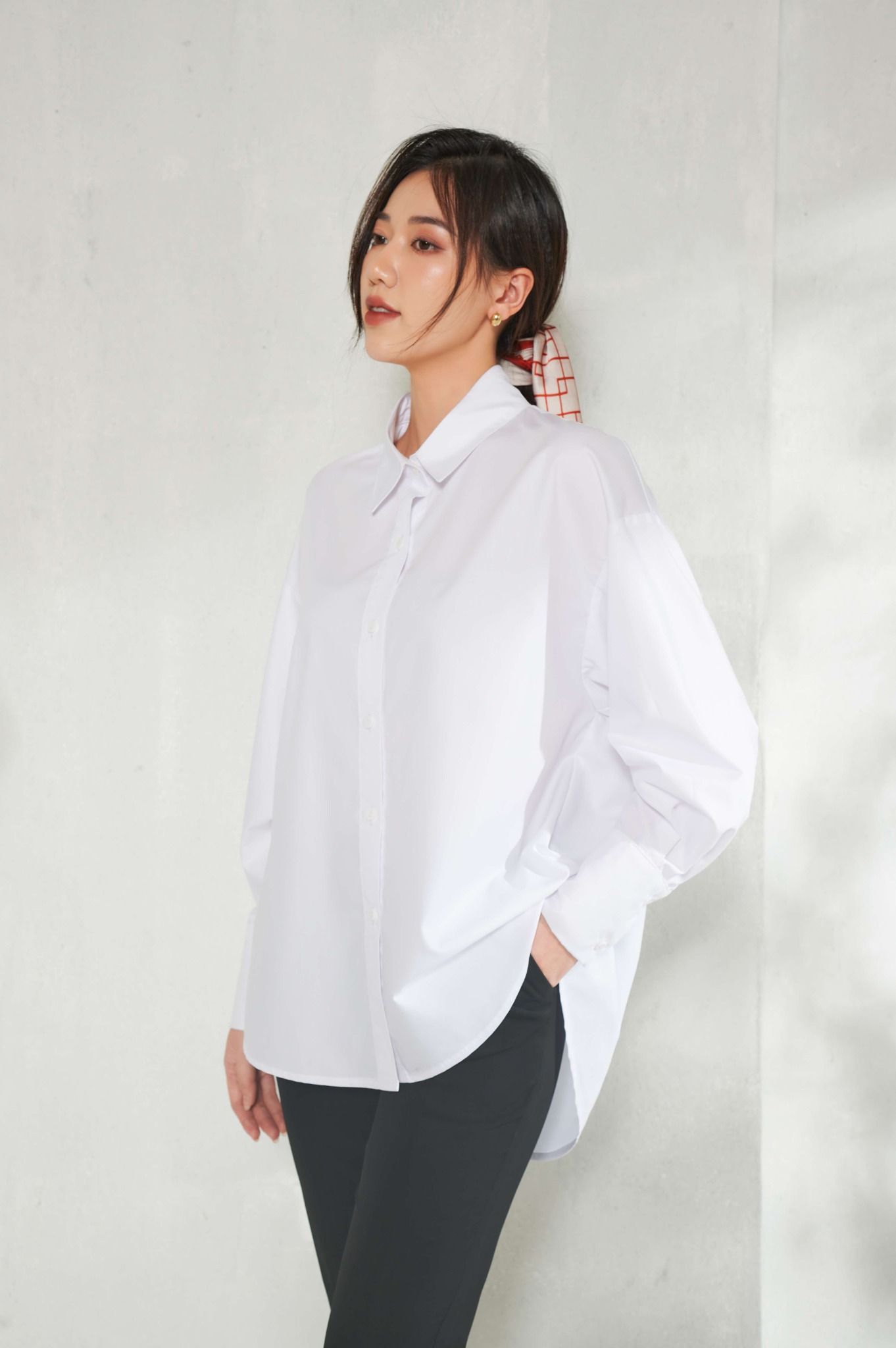 Basic Oversized Shirt Màu Trắng