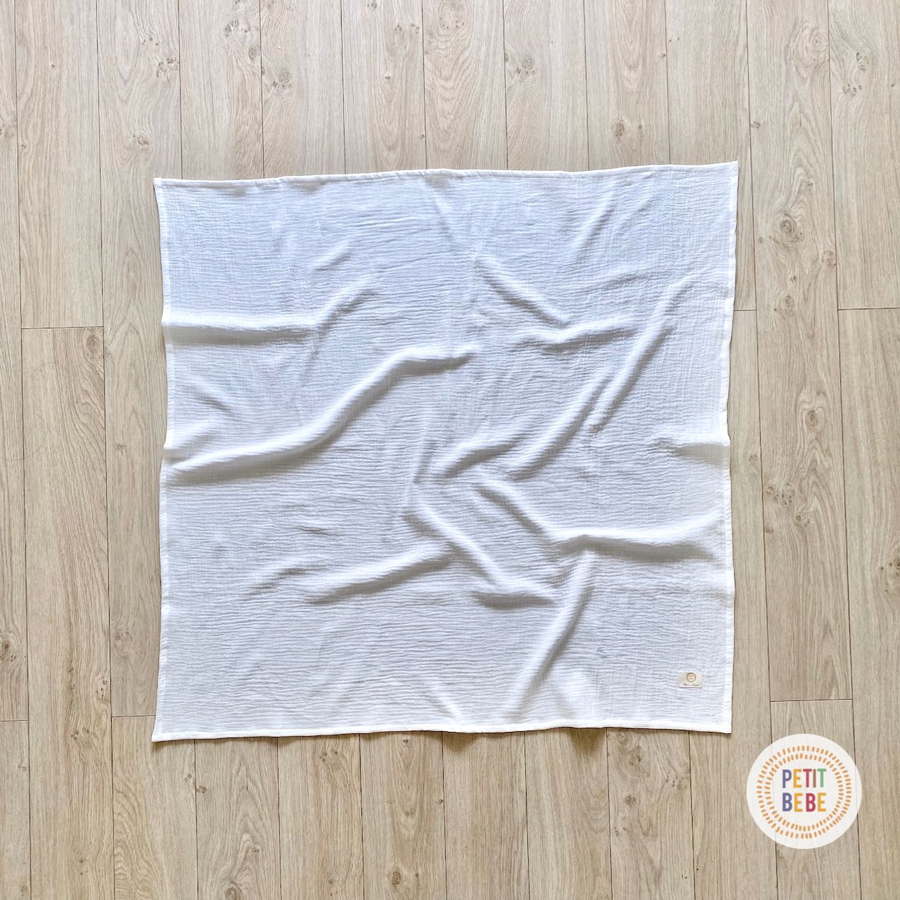  Khăn tắm 100x100cm cho bé Petit Bebe 