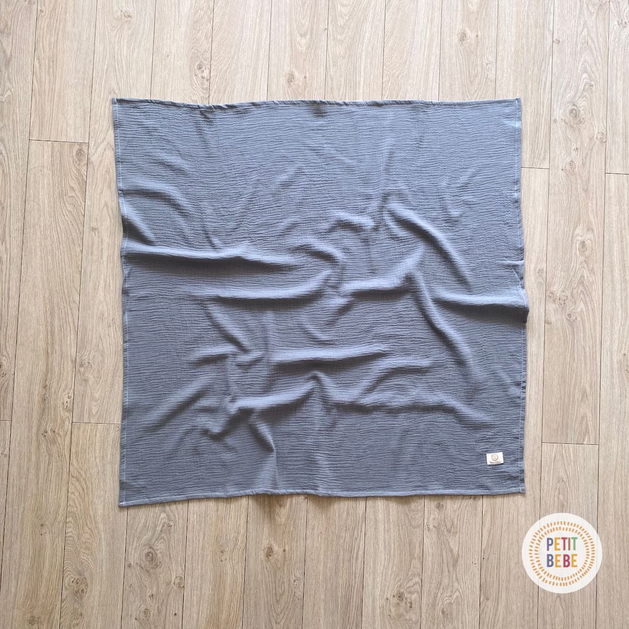  Khăn tắm 100x100cm cho bé Petit Bebe 