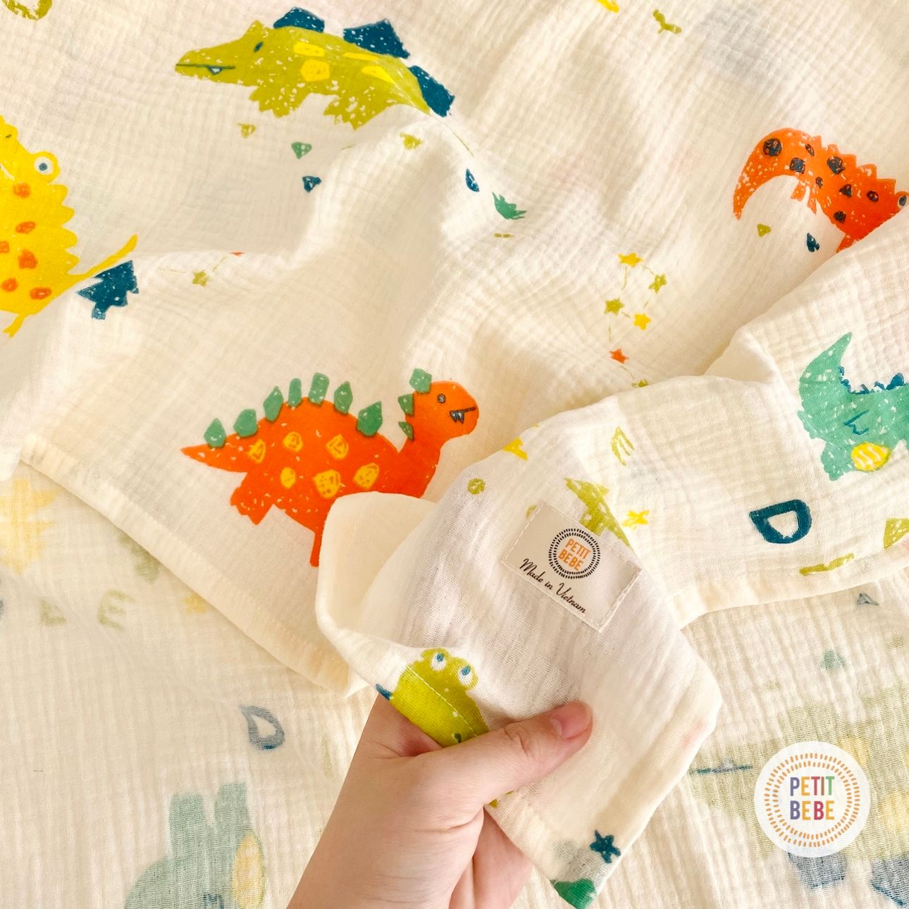  Khăn tắm 100x100cm cho bé Petit Bebe 