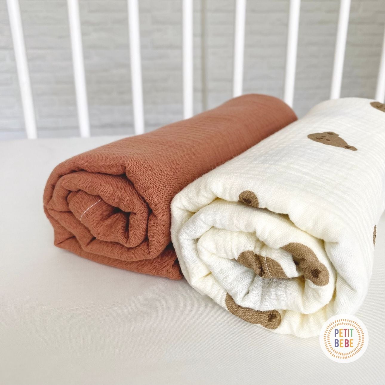  Khăn tắm 100x100cm cho bé Petit Bebe 