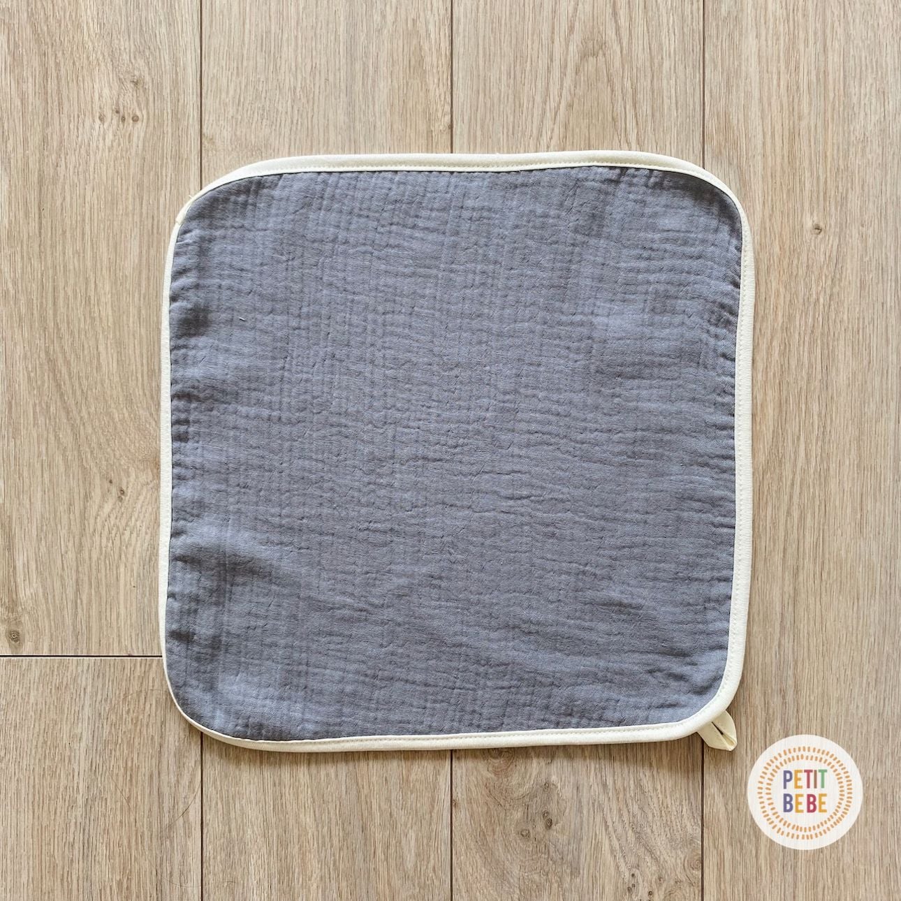  Khăn mặt kích thước lớn 30x30cm cho bé Petit Bebe 