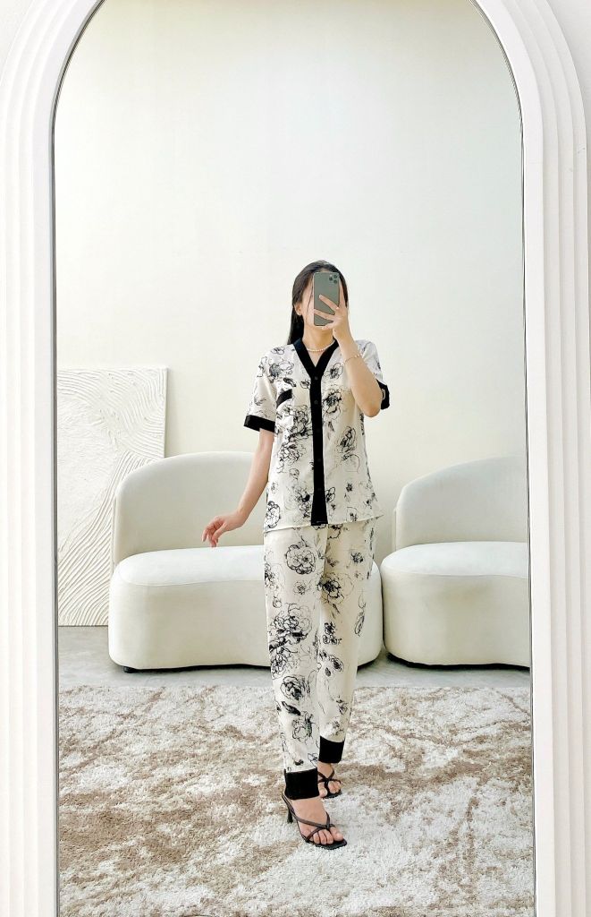 Đồ bộ mặc nhà, đồ ngủ, Pijama nữ Lụa TNQD Satino cổ Y - Lyna Black