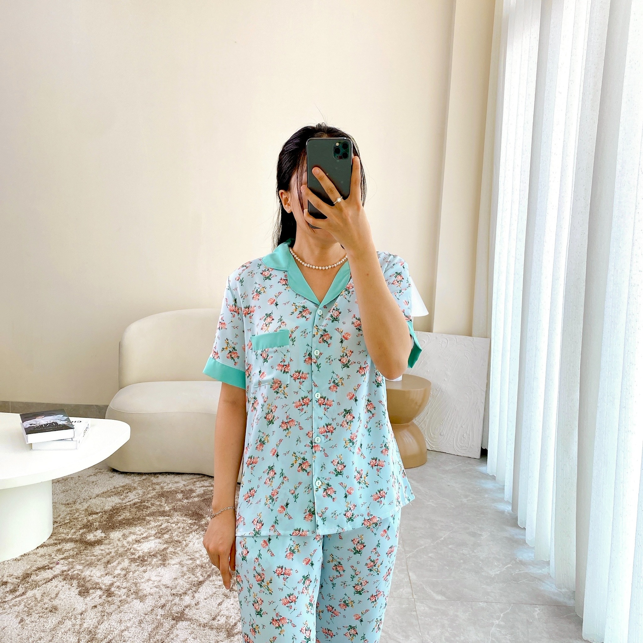 Mua Bộ đồ mặc nhà cao cấpđồ ngủ pijama quần dài tay dài chất lụa mềm mịn  hàng cao cấp màu trắng viền ren quần xẻ tà  Tiki