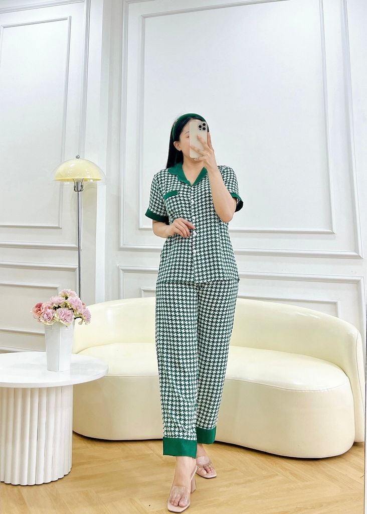 Pijama lụa mango mềm mại, không nhăn Satino TNQD - Sofie Dark Green