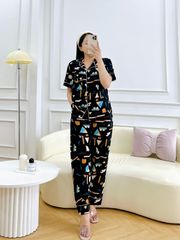 Đồ pijama nữ lụa mango TNQD Satino cổ nhọn - Ivy Black