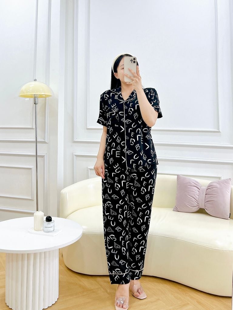 Đồ pijama nữ lụa mango TNQD Satino cổ nhọn - Gina Black