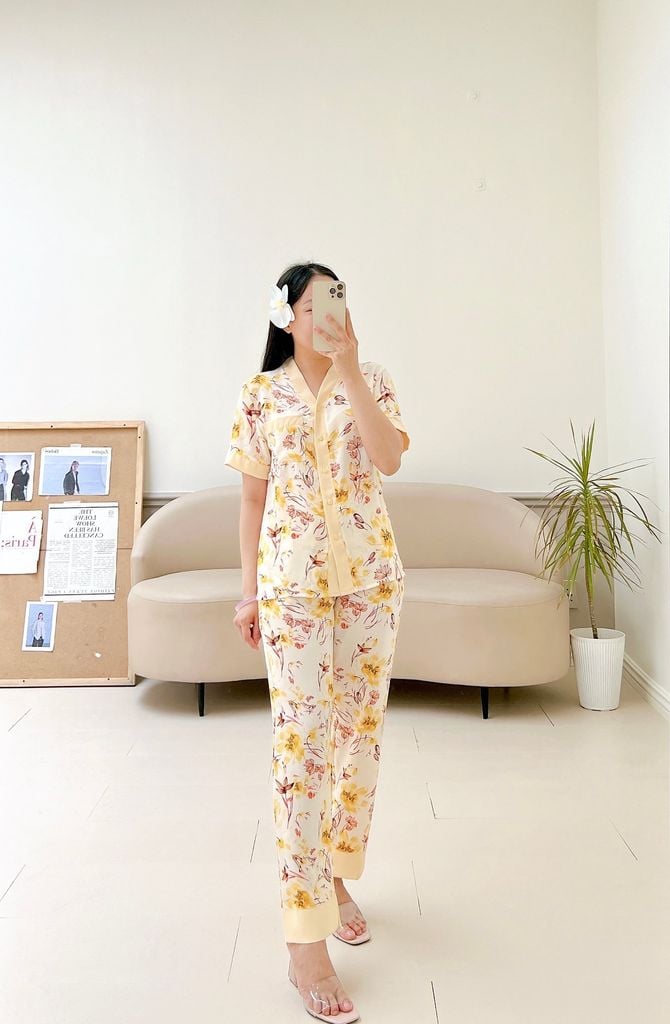 Pijama lụa mango mềm mại, không nhăn Satino TNQD cổ Y - Sevin Cream