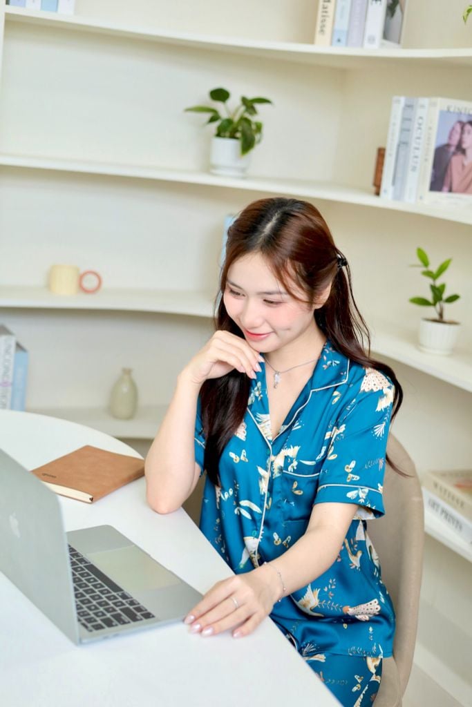 Pijama Lụa latin mềm mại, sang trọng Satino TNQD - Peacock Mallard Green