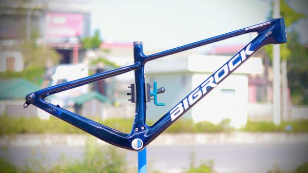 Khung Sườn Xe Đạp Mtb Bigrock Carbon 29 Xanh Ánh Carbon