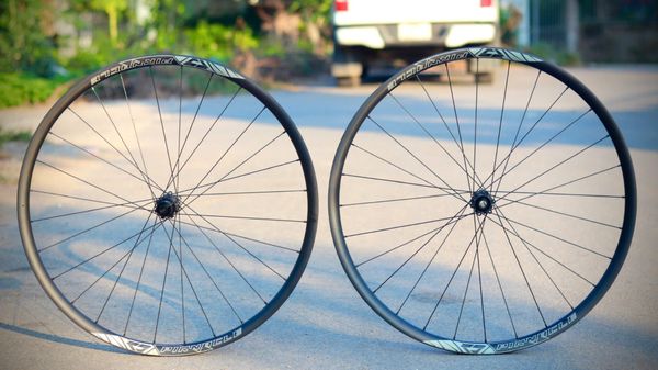 Bộ Bánh Xe Đạp MTB Pinnacle RS Carbon 29” Full Boost 1420gram
