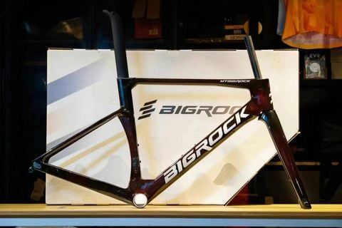 Sườn Bigrock Road Aero Carbon - Màu Đỏ