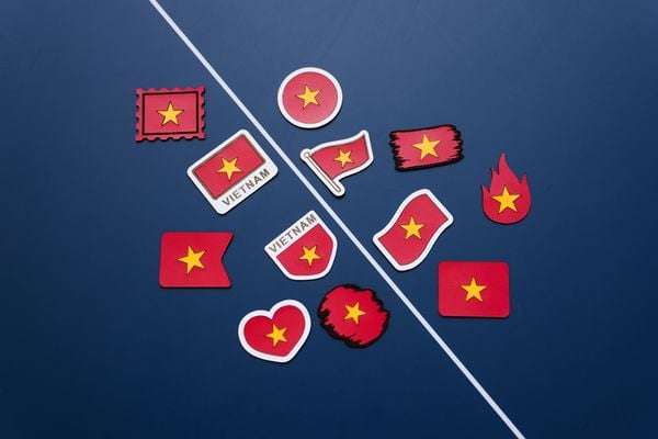  Sticker - Cờ Việt Nam 