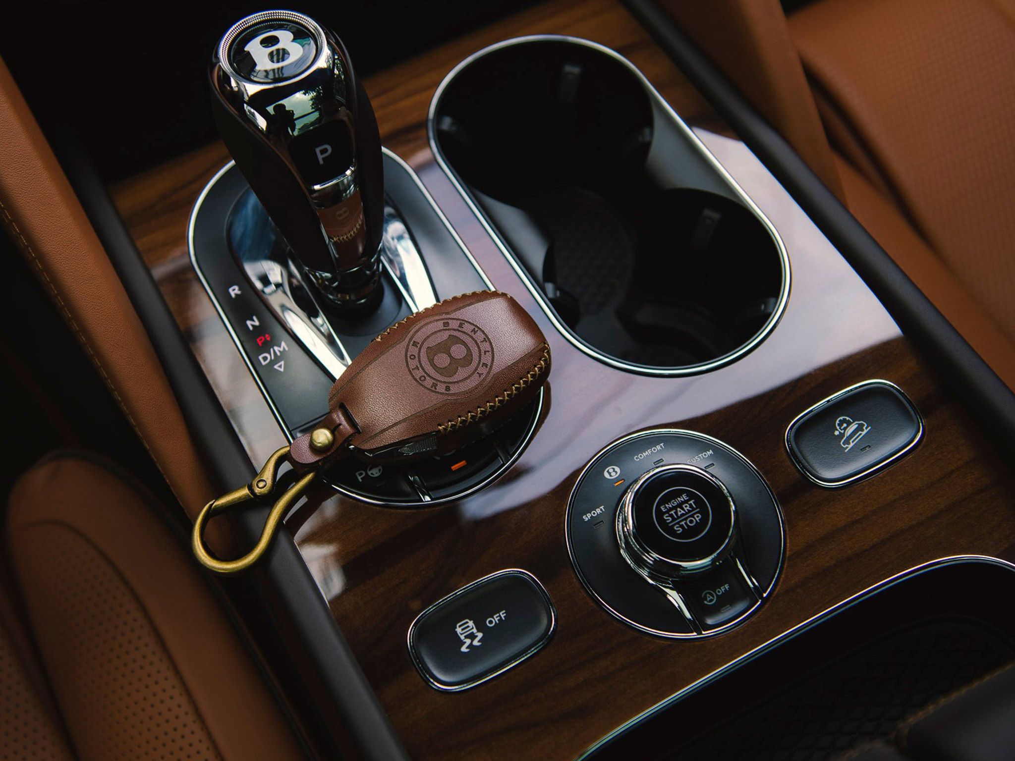  Bentley Bentayga - Bao da chìa khóa (móc carabiner) 