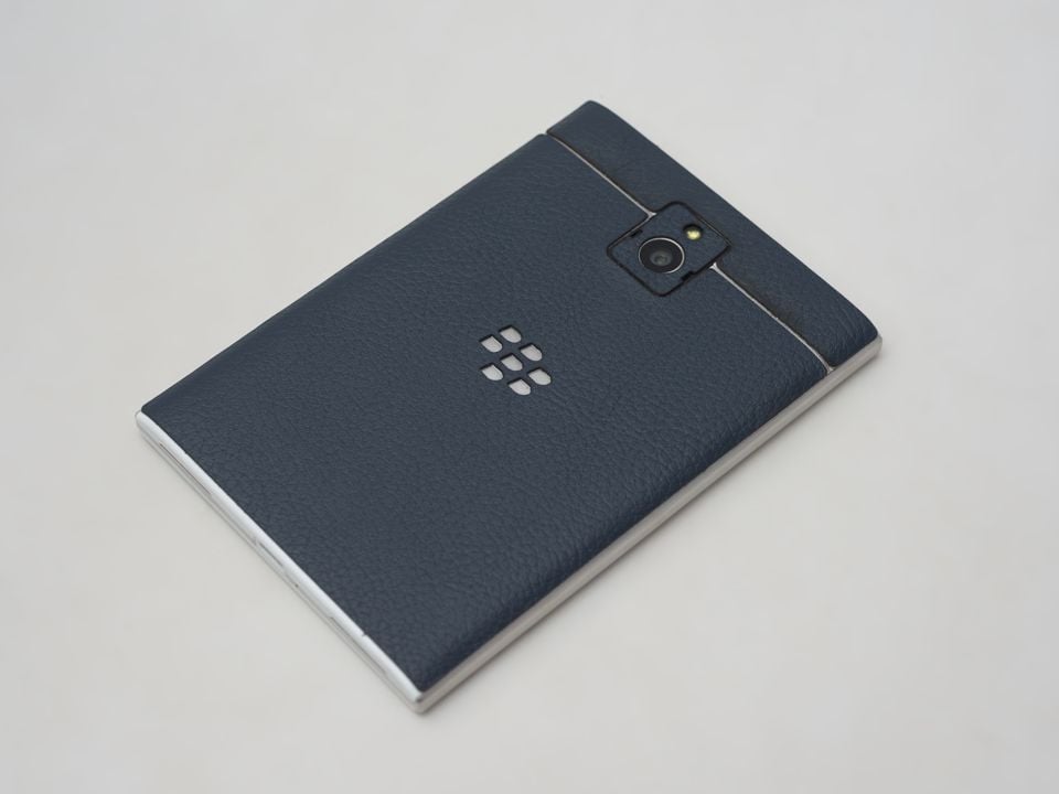  BlackBerry Passport - Dán da điện thoại 
