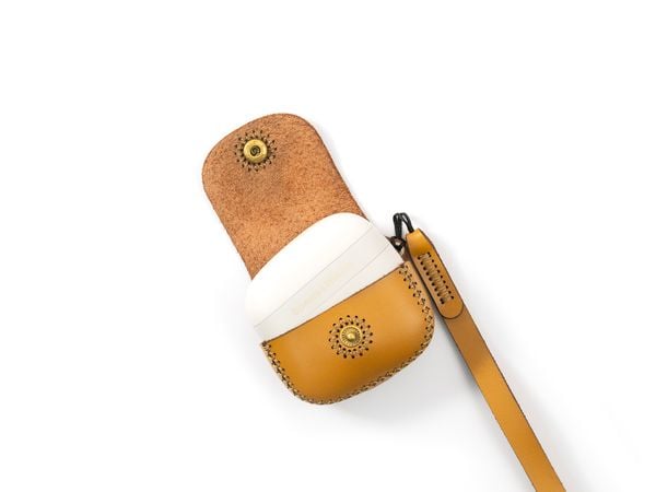  Bowers & Wilkins Pi8 - Bao da SEN tai nghe 