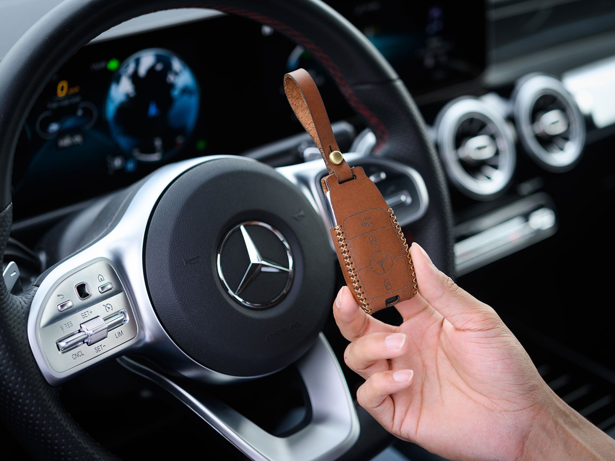  Mercedes GLC 200 - Bao da chìa khóa (Móc dây da) 