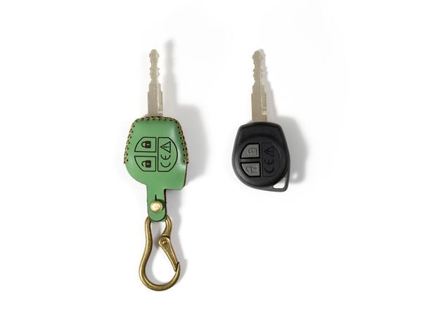  Suzuki Jimmy - Bao da chìa khóa 