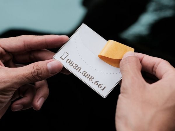  Tem điện thoại cho xe hơi 