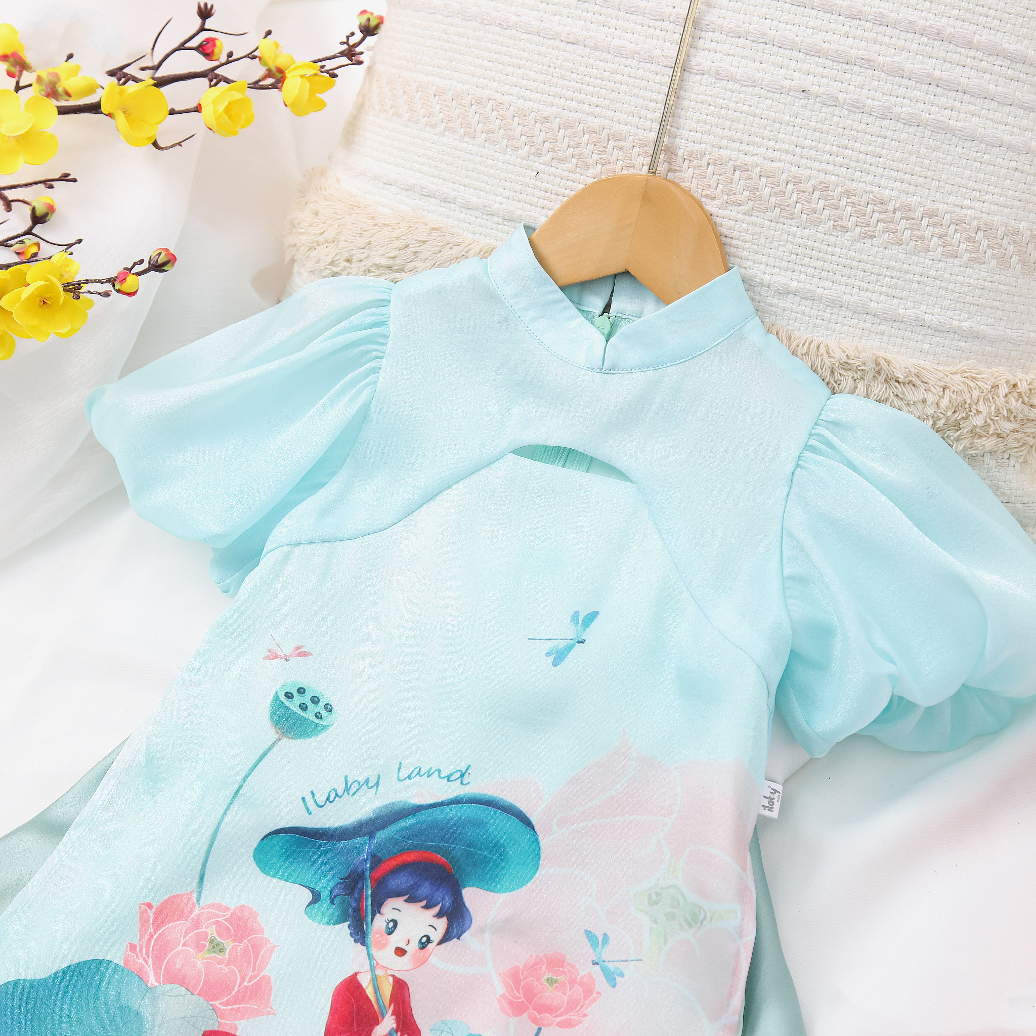 Set áo dài bé gái vải tơ ánh hoạ tiết hoa sen AG003