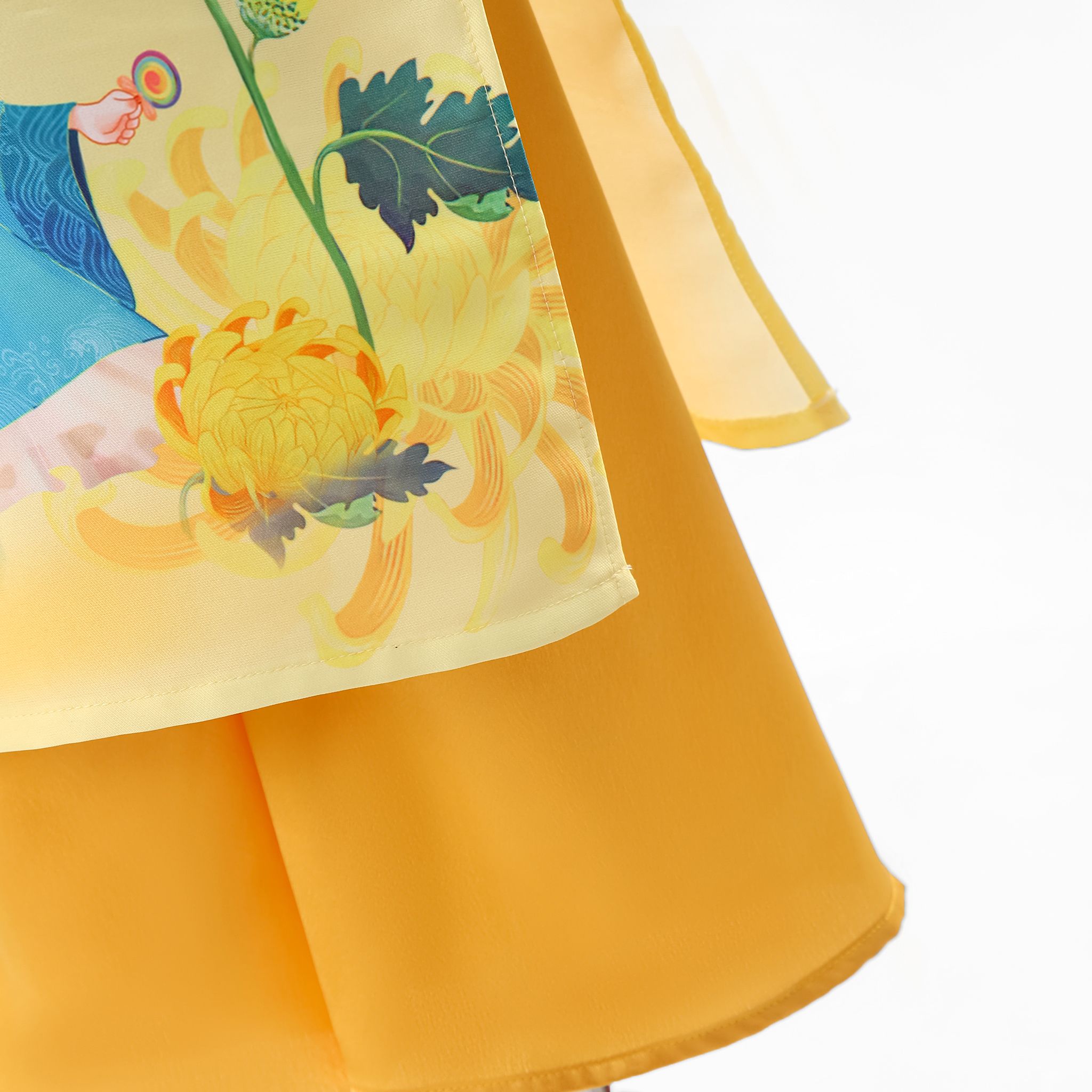 Set áo dài bé gái vải Tafta hoạ tiết hoa cúc AG004