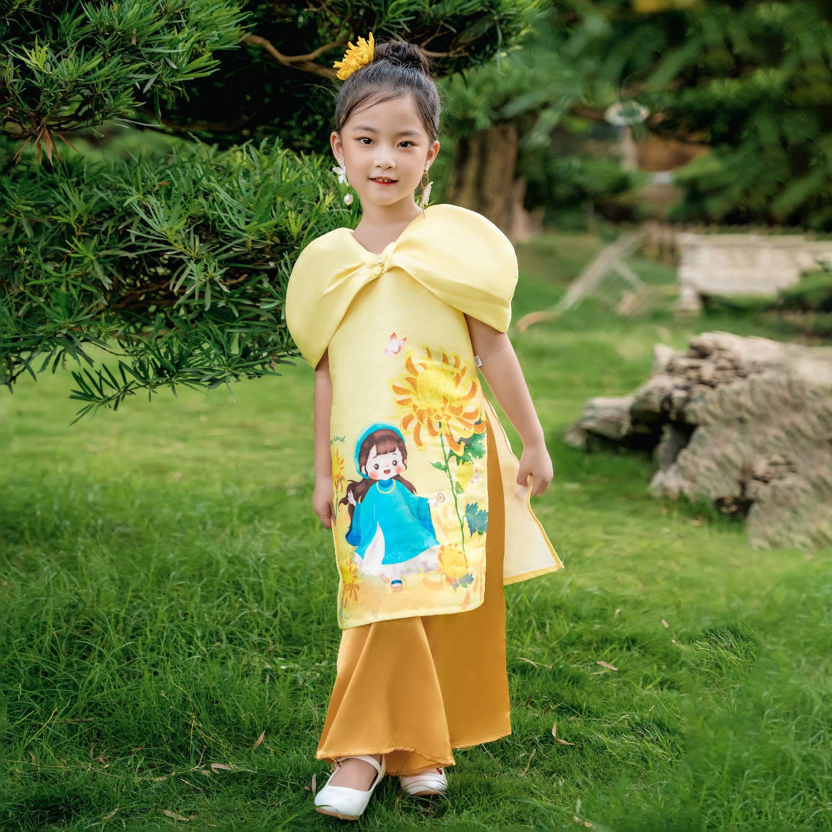 Set áo dài bé gái vải Tafta hoạ tiết hoa cúc AG004